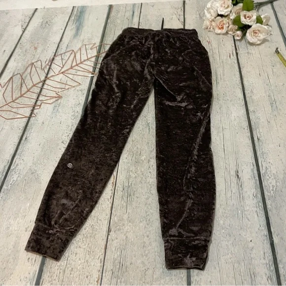 Lululemon 2 ready to crush velvet joggers French press chocolate brown lounge - Picture 10 of 12